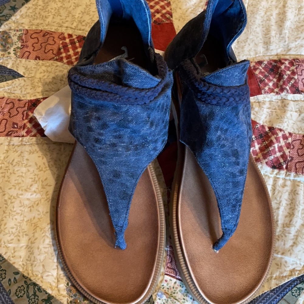 Women’s Very G Sandals - Size 8.5